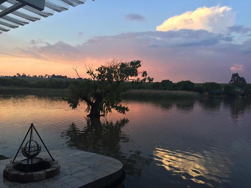 Emanzini Country Resort - Photo 1
